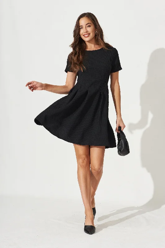 Elizabeth Dress In Textured Black